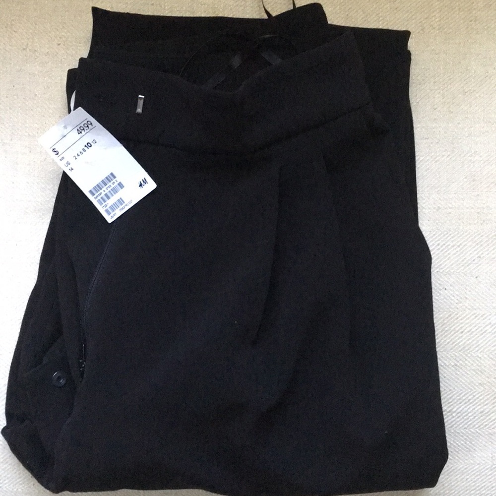 Black H&M slacks! Size 10